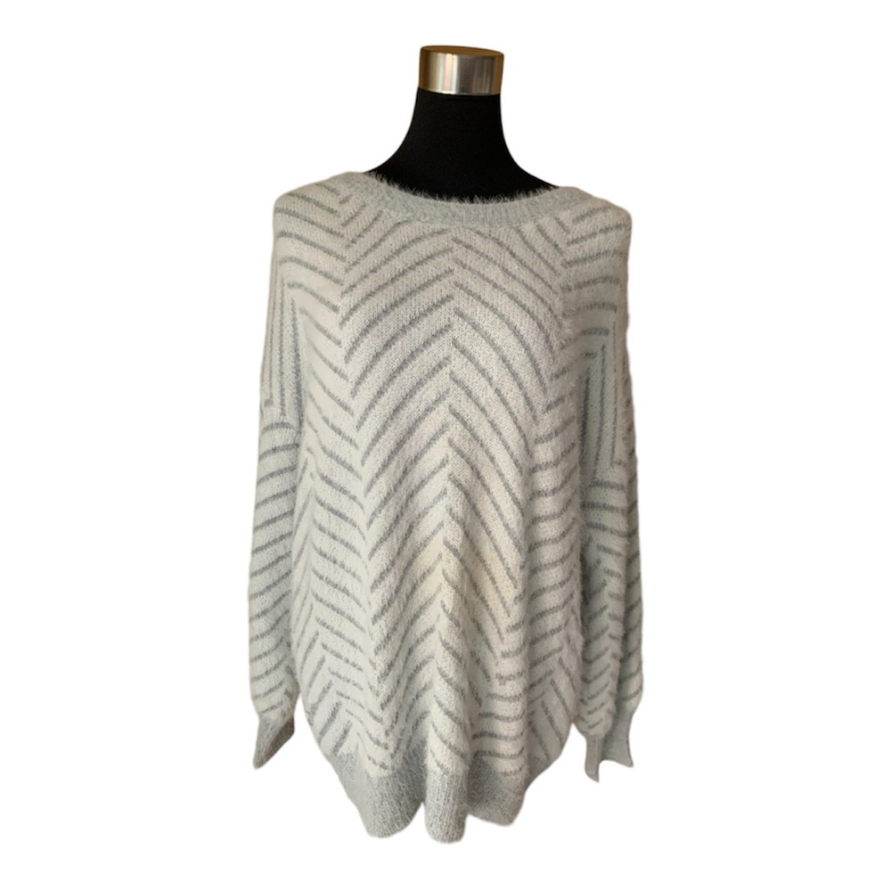 NWOT Vintage 2000s Stripe Fuzzy Boyfriend Pullover Sweater Grey White Striped M